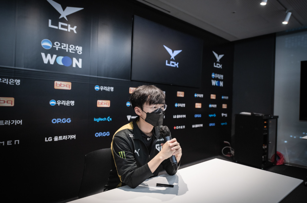 小花生：我只关注LPL这四位打野，S10的时候对队伍没有信心