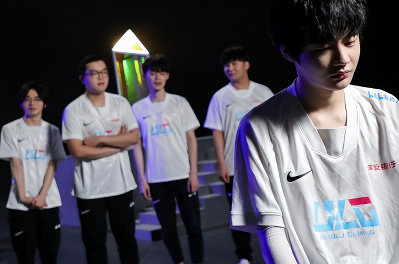 UZI谈BLG新阵容，不如原班人马，语气心酸，张导：乌兹太可惜了