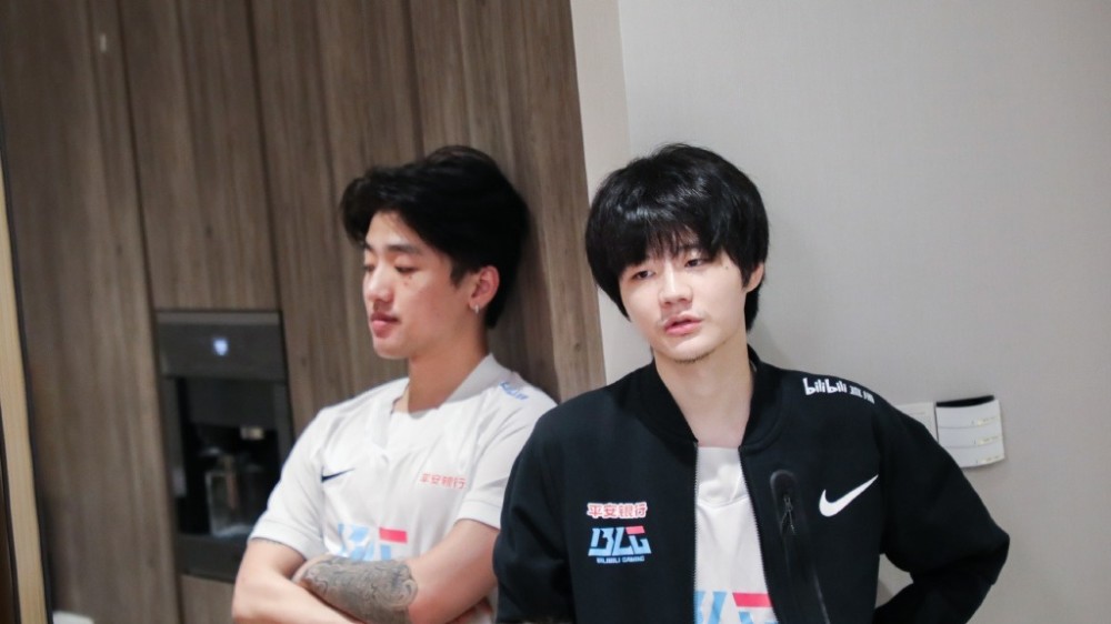 不公平！LPL最离谱比赛诞生！5人掉线，优势变劣势！却没时光回溯