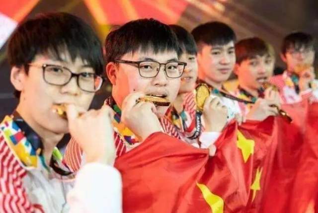 LPL知名教练去世，曾帮助战队夺得S8冠军，众位选手发文悼念