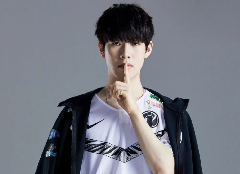 迄今为止LPL强力阵容，各时代领军人物盘点！北枫称中单更看好他