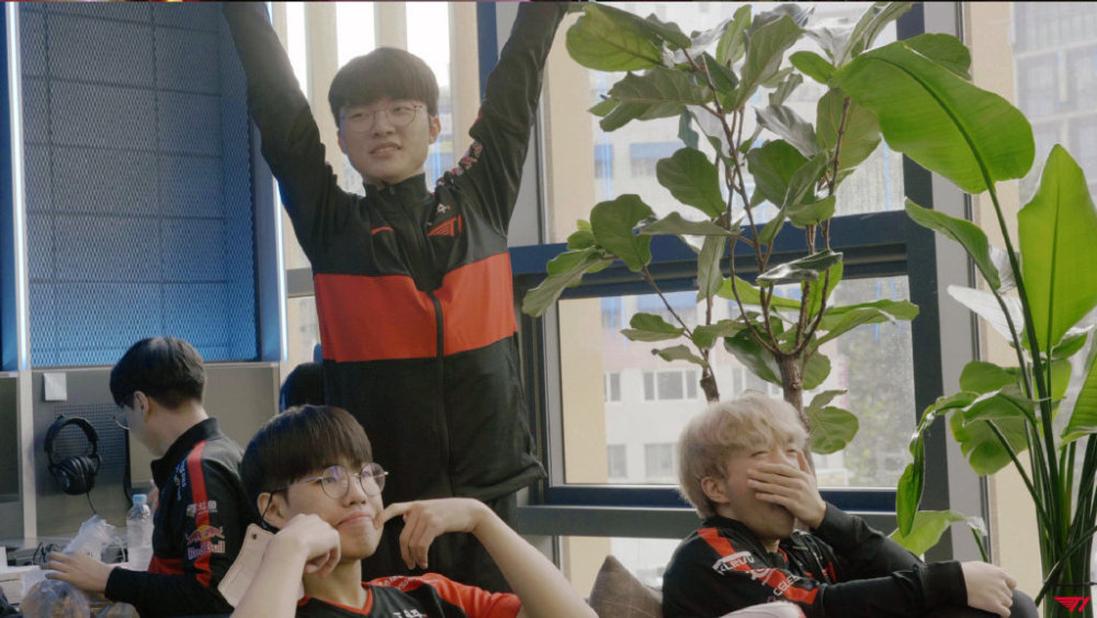 秀神的格局！faker声称重开游戏让人失望，许秀：很有趣的经历