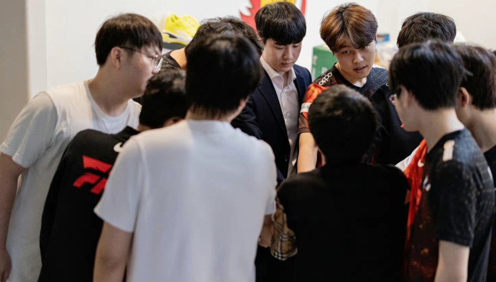 FPX从0-5打到5-6，赛程占据主要原因，张嘉文：很有机会进季后赛