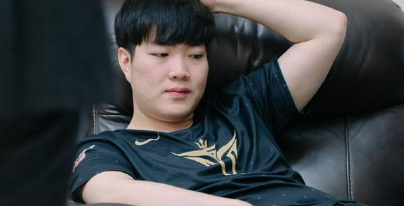 数据显示，LCK排名垫底的Rich和Summit，在LPL却是顶尖上单