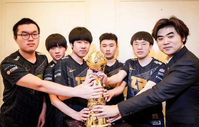 拳头公布S12详细赛程，决赛现场可容2万人，证实直邀RNG是流言