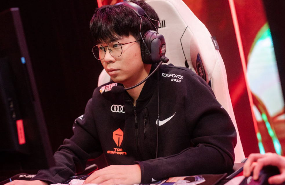 海外网友热议TES击败UP：没想到夏季赛了，zoom还在为TES效力