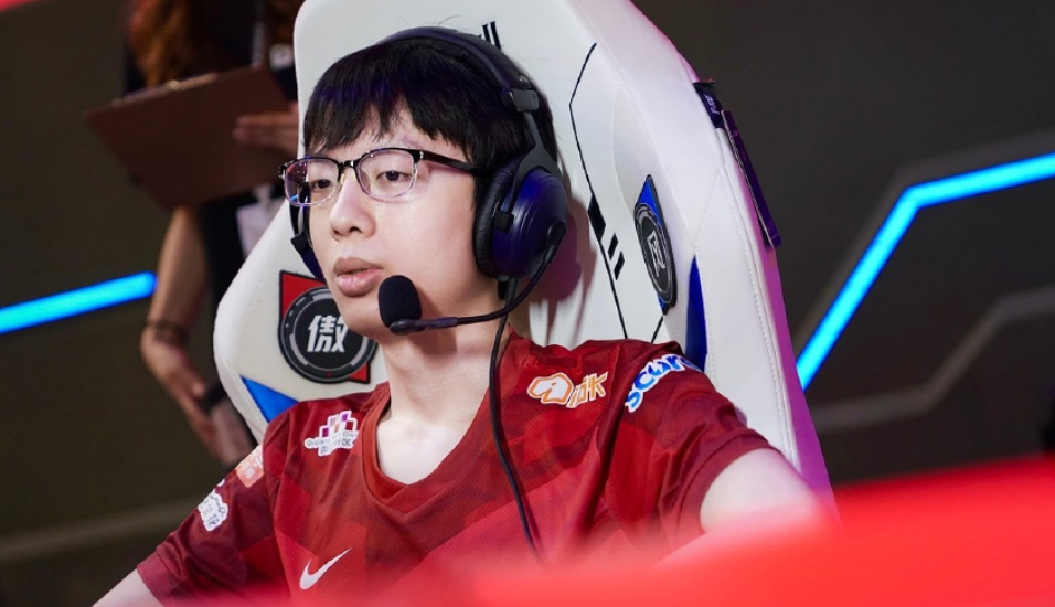 SMLZ韩服摆烂？2级去上路恶心队友，并公开威胁：要封了辅助的号