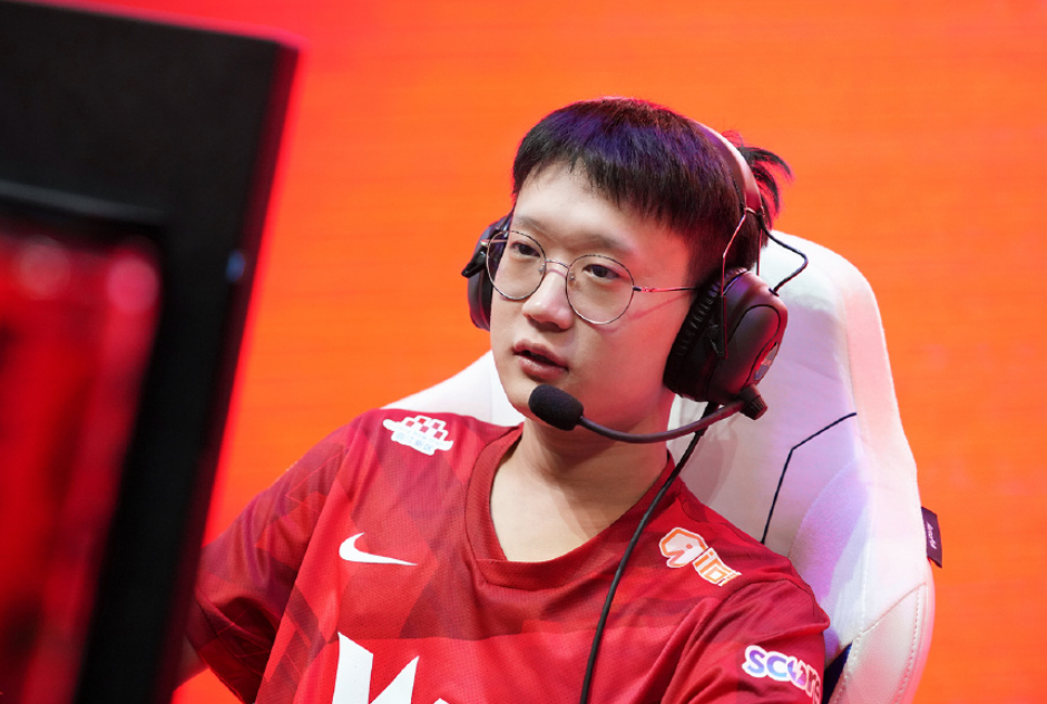 WE败给LGD后，官博道歉！粉丝嘲讽：比外卡还离谱！AD不配打LPL