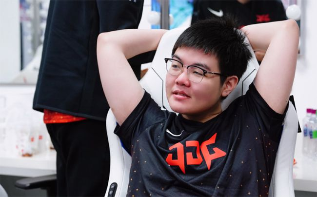 LOL：网友预测常规赛一阵名单，369成上路唯一人选，小天无了