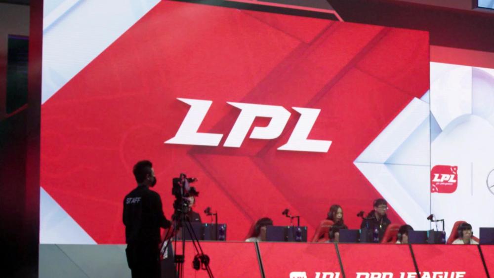 UZI前队友发文向OMG战队讨薪，LPL“欠薪俱乐部”再添一员