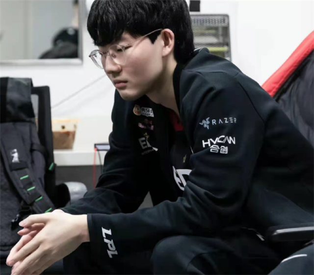 LPL大满贯对联盟评分不满？还不如无冠选手，自嘲会努力避免成sr