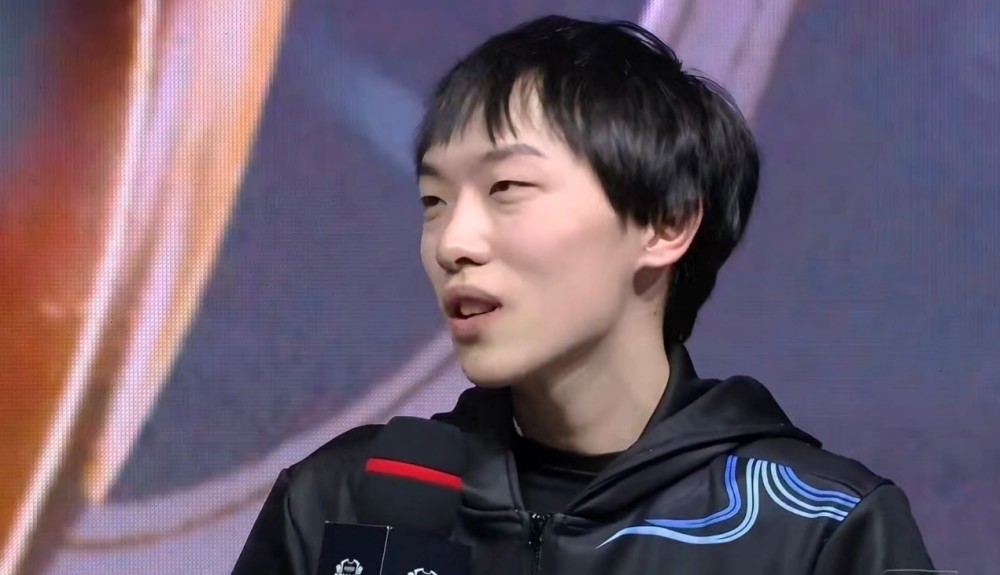 “英雄联盟，会被演员毁掉”，LOL投降事件引发热议，莎莉直播哭诉