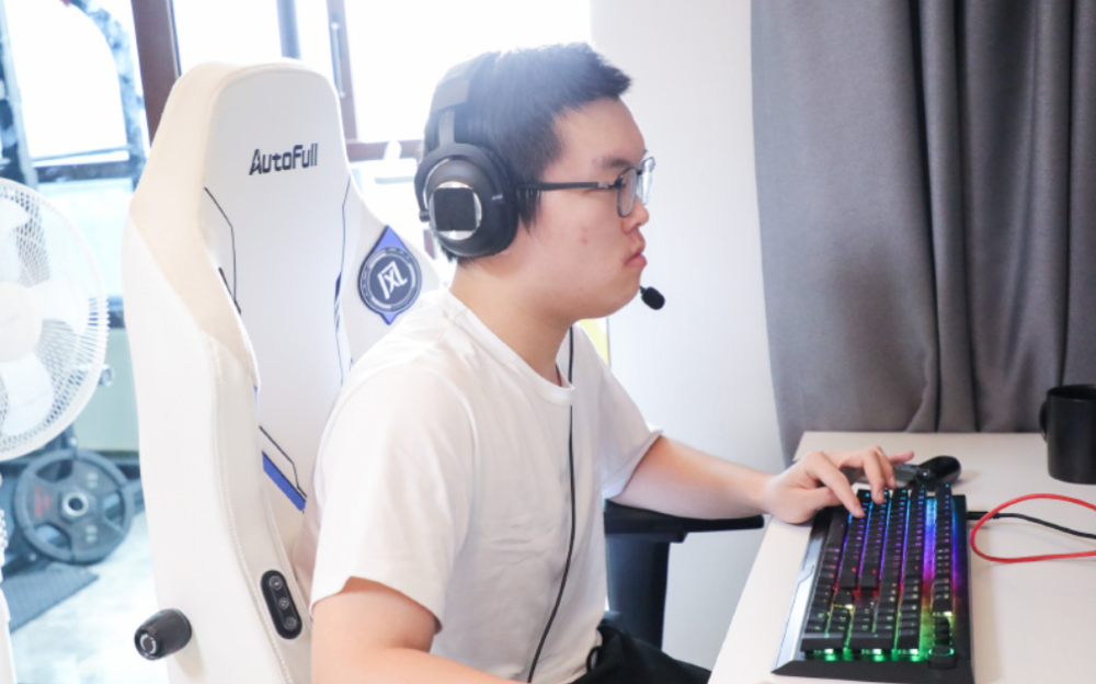 海外网友热议BLG击败FPX：迫不及待想看LPL观众喷Summit了