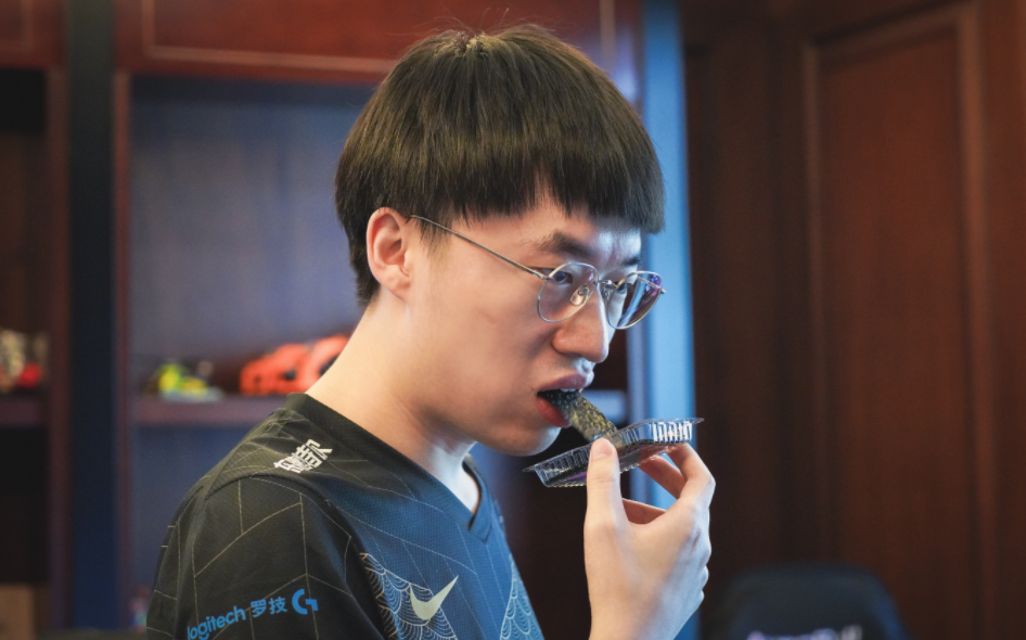 “输RNG后，369罕见破防”！亲自解散粉丝群，karsa也传出坏消息