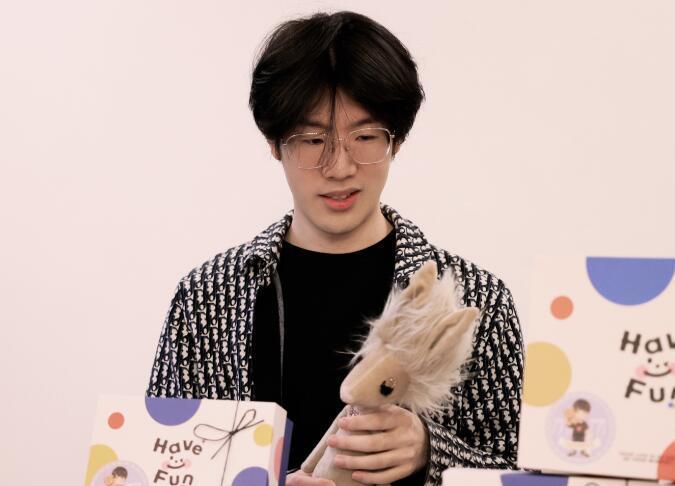 LPL公布上单排行表，bin靠人气排在第二名，呼吸哥掉出前五名