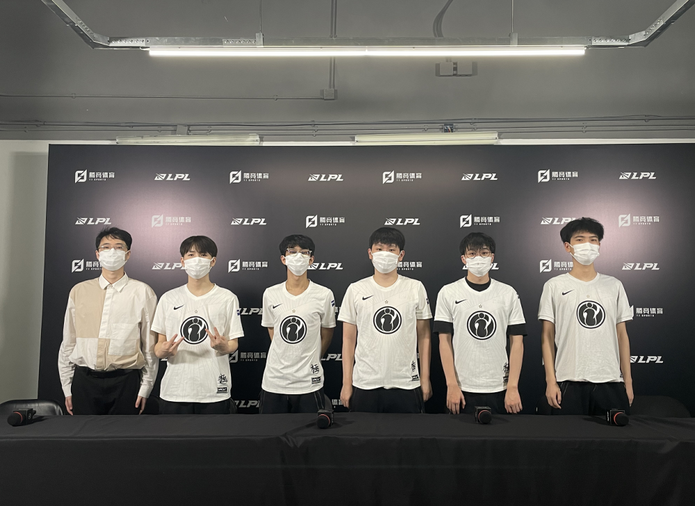 iG赛后采访-Mole：解锁了100胜，还是挺开心的