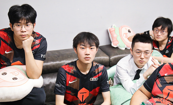 Rookie可能落选常规赛最佳阵容？网友为牙膏争票：他值得三阵中单