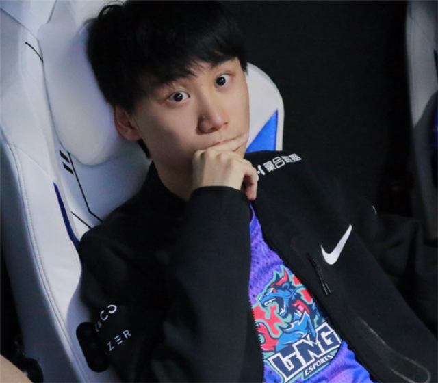 同样是示弱，doinb向faker道歉被吐槽，许秀却能获得安慰？