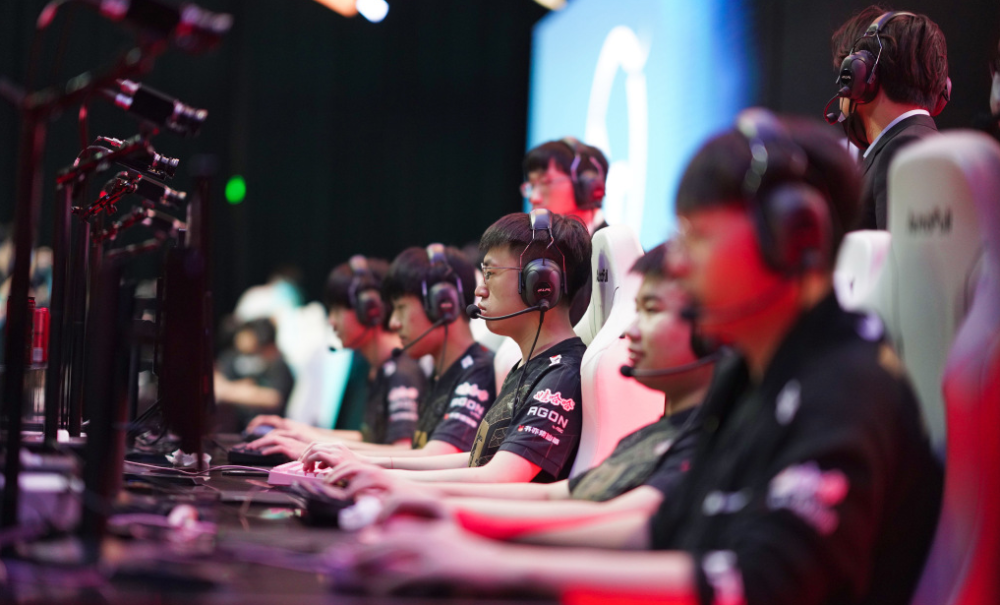 韩援Ucal连续被单杀，RNG横扫TT，JDG粉丝等来坏消息