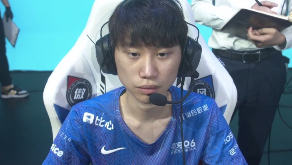 LPL“退役名单”引热议！Doinb兮夜在列，共五个选手，可能会退役