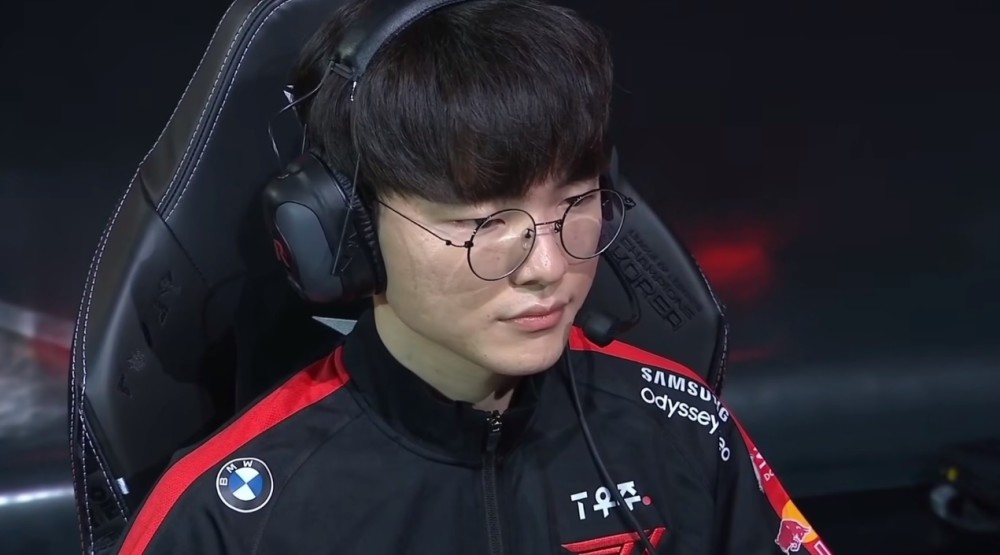 Faker再现搞笑失误！没打过替补，赛后被真人弱爆，全队失误不断