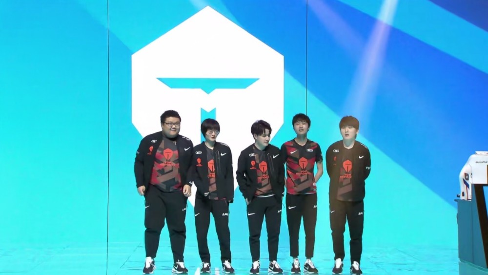 迟来的LPL第一！TES横扫AL登顶成功，同时帮助BLG，晋级季后赛