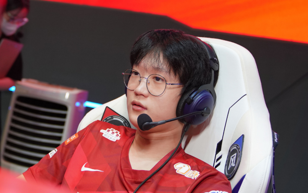 不在今年！WE惨遭UP横扫，成为LPL史上第二支全败队伍