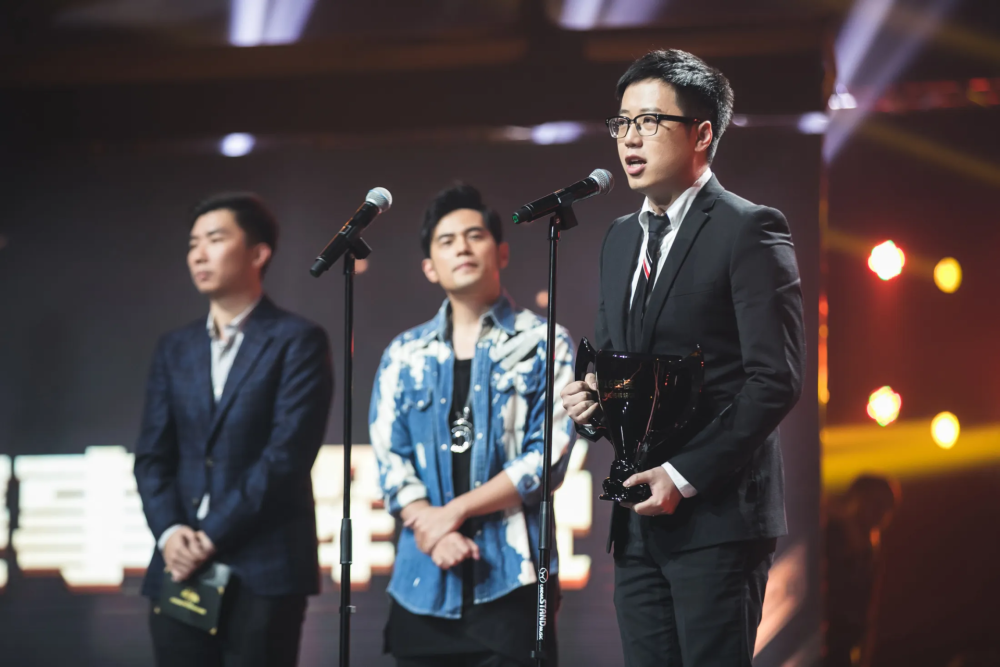 最佳阵容投票未出就惹争议？解说毛毛率先抱怨，管泽元怒怼网友！