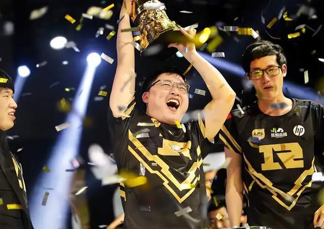 Uzi和宁王将复出成队友，下赛季两支战队想要他们，目前已经在沟通