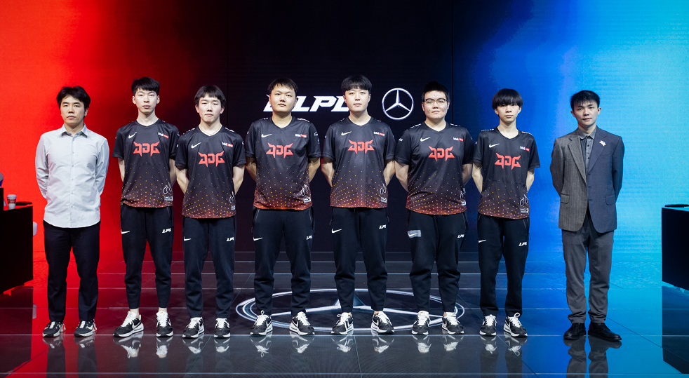 LPL唯一“教核”战队？红米斩获LPL第三冠，太会调教选手了！