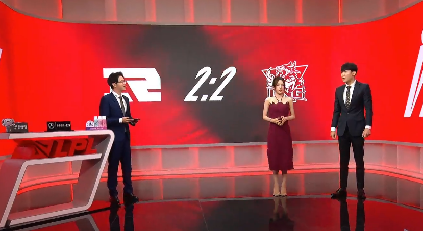 LNG让二追二，RNG小虎出现致命失误，双方生死局争夺最后一张门票