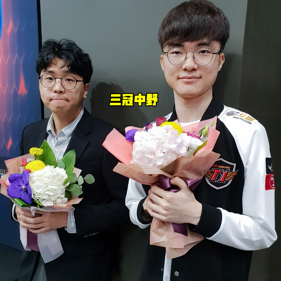 S12席位已确定23个，T1换帅笨鸡与李哥合体，LPL四大M姓辅助火了