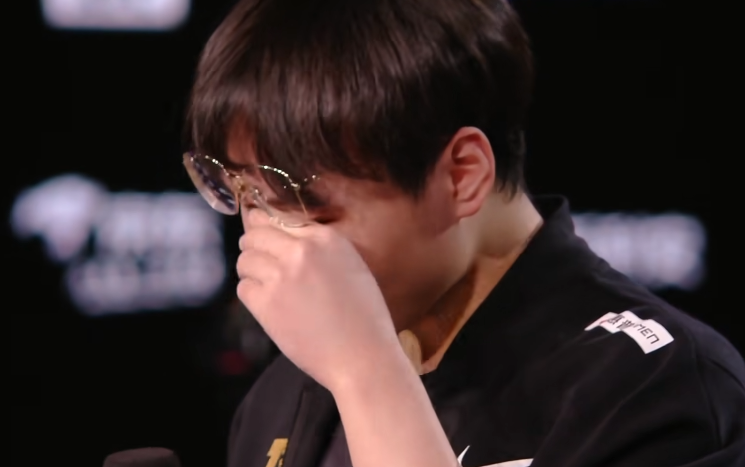 RNG晋级世界赛，呼吸哥落泪，压力释放，北枫：我理解他