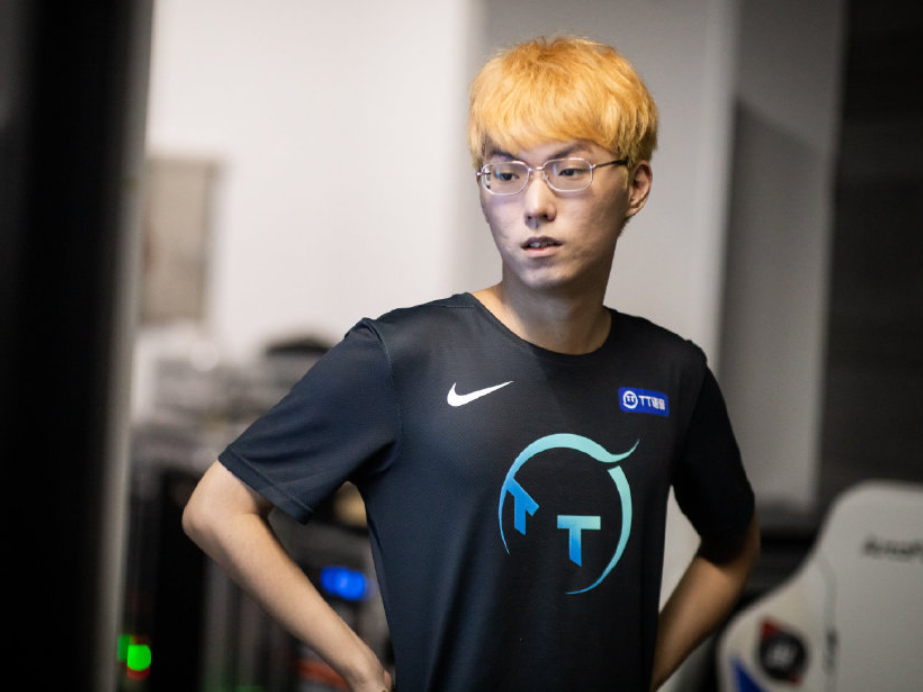 LPL韩援惨遭家人背叛！亲哥韩网爆黑料，本人回应：不会再借他钱