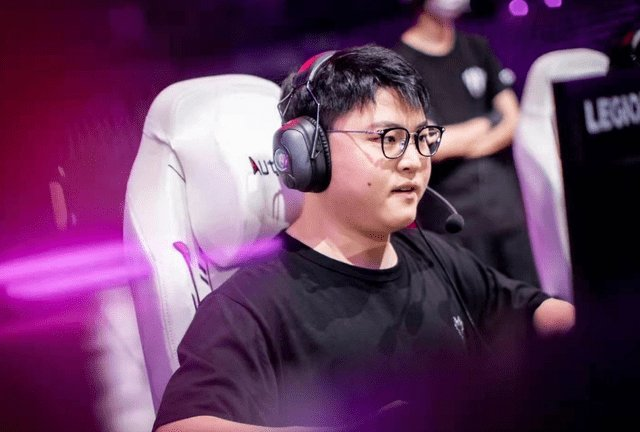 LOL：BLG战队要买选手了，又在接触Uzi，前IG中野有望合体