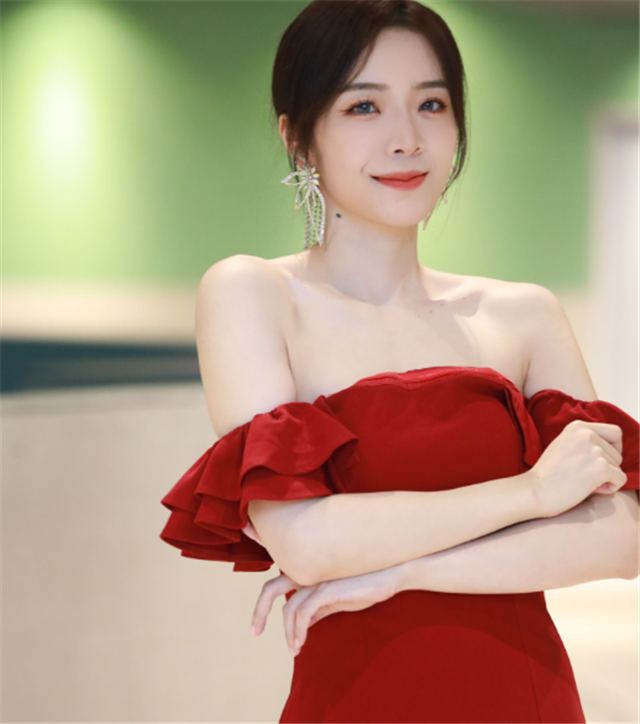 余霜还真没说错，骆歆一个视频展示LPL人员“成分”，大都是RNG粉丝