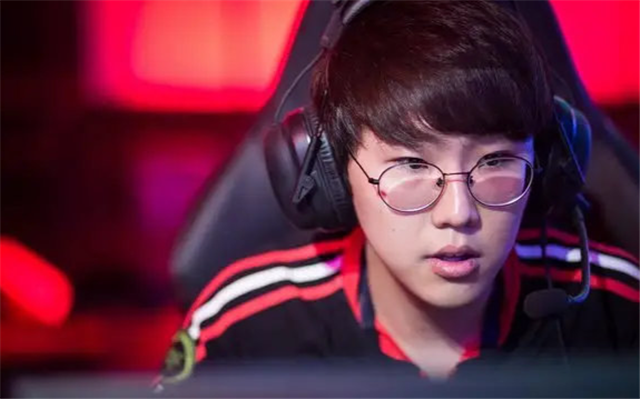 曾经的s冠ad确诊精神问题，本人却开心到起飞：可以小播一会了