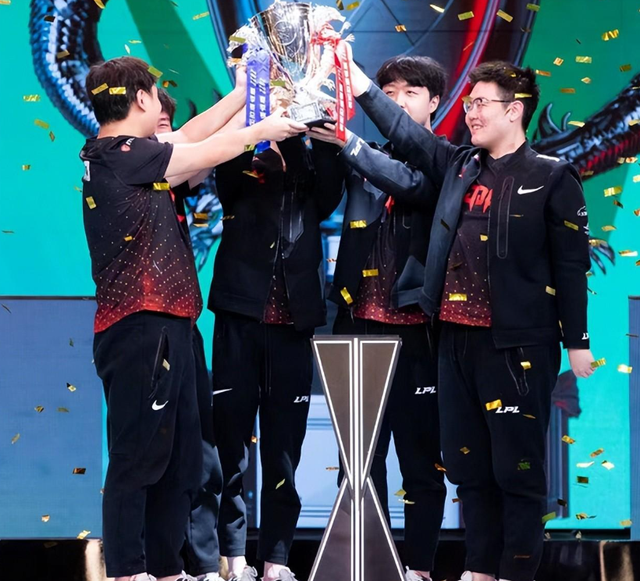 LPL冠军JDG公布队内语音，369放话：不是他i9就是我i9