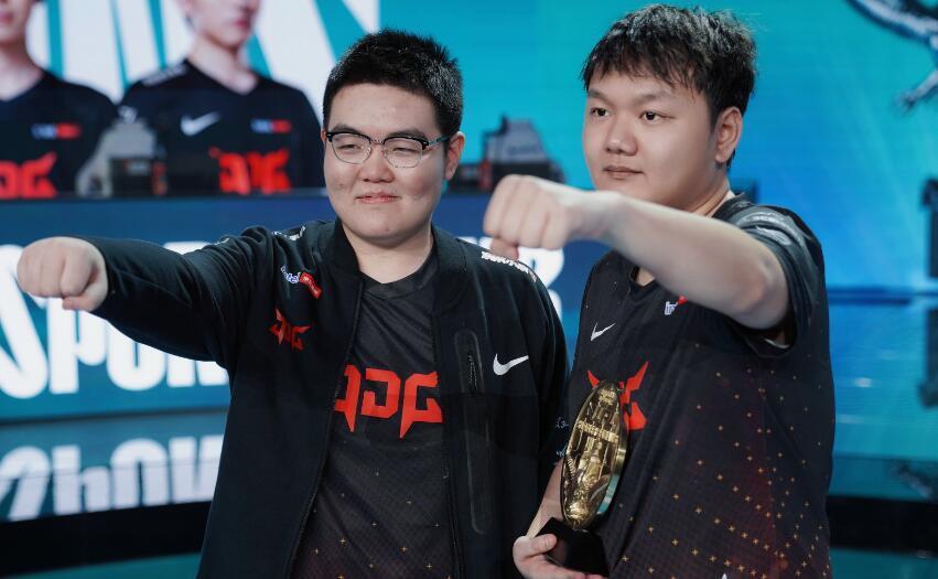 S12正式确定版本，LPL有两支战队获利，新规定让LCK没有借口可找