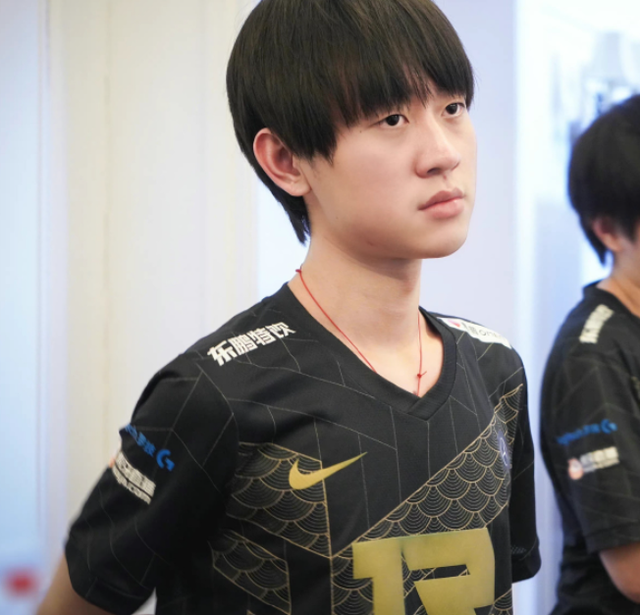 sofm回老家结婚，小虎也有整整5天没rank，他趁休赛期回家休息？