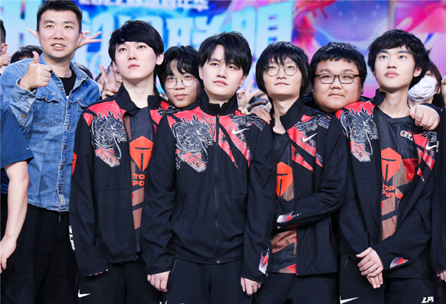 JDG赛训组成员遭爆破，得知原因他直呼委屈：我没想撕好兄弟TES