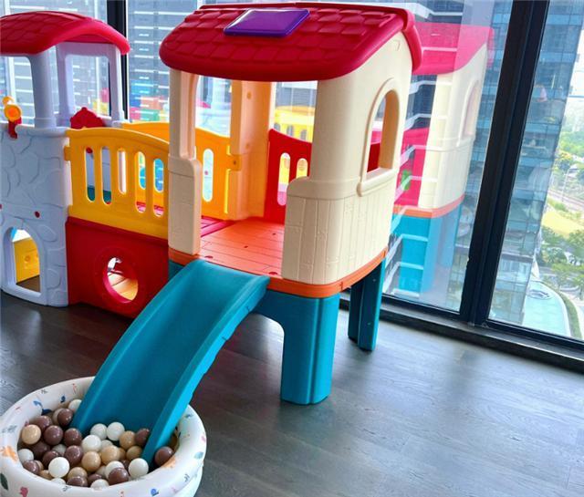 韦神宣布退役之际，蜜蜂仔晒出给女儿搭建的室内儿童乐园，太幸福