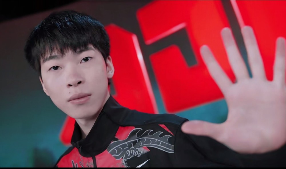 看不起LPL冠军？Perkz直播预测：JDG可能16强，与许秀看法相同