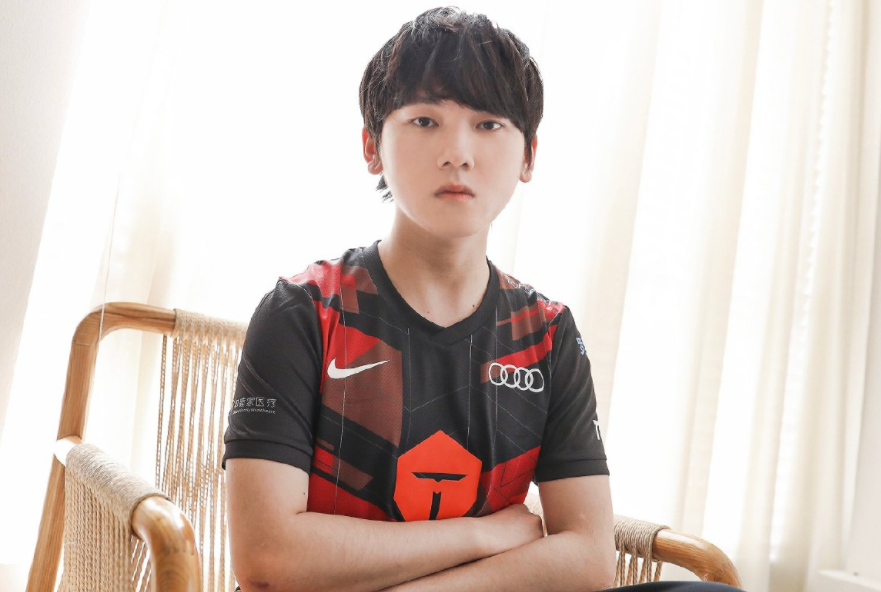 阿水带女友染发，TES主题色获好评，看到7位数天价手表后，酸了