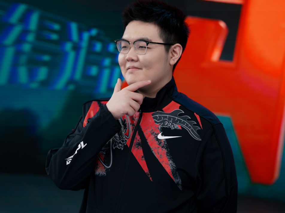 呼吸哥上榜第五名！外媒评S12上单，369位列第一！