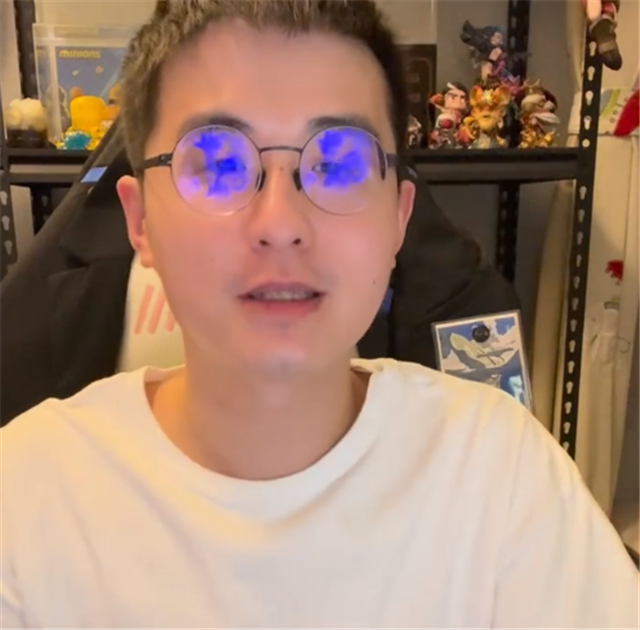 世界的参差，记得因心理问题放弃s赛时，老朋友猫皇获得年度最佳