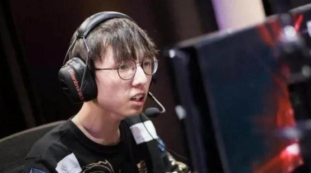 Mlxg直播爆料：Mata来RNG当教练之后，好像闹得打起来了！