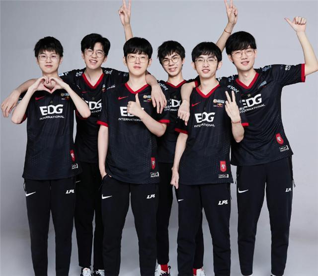 “冠军奖金这么少啊”，EDG二队夺冠letme撇嘴：应该是其他单位吧