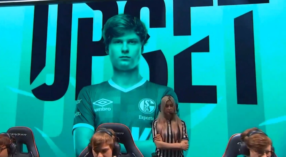 S12传来坏消息！FNC下路突然患病，临时征调替补辅助，备战受影响