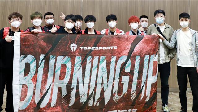 LPL出发照TES果然够“红”，JDG真没25人，EDG粉要求处理热搜